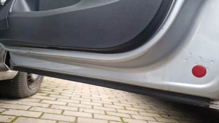 Skoda Rapid (NH) (2012 - 2019) Дверь — фото 4