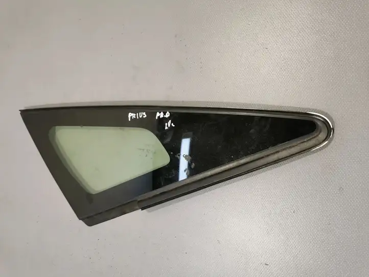 Toyota Prius (XW30) (2009 - 2015) Треугольное стекло кузова — фото 3