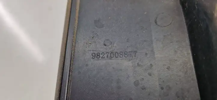 Peugeot 5008 II (2020 - ) 9827008877 Облицовка заднего бокового стекла — фото 5