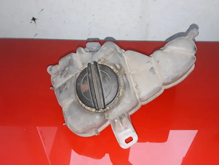 Audi A8 S8 D4 4H (2010 - 2014) 4H0121403G Расширительный бачок — фото 1