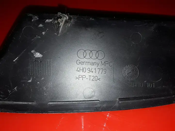 Audi A8 S8 D4 4H (2010 - 2014) 4H0941779 Отделка (ленточка) заднего фонаря — фото 2