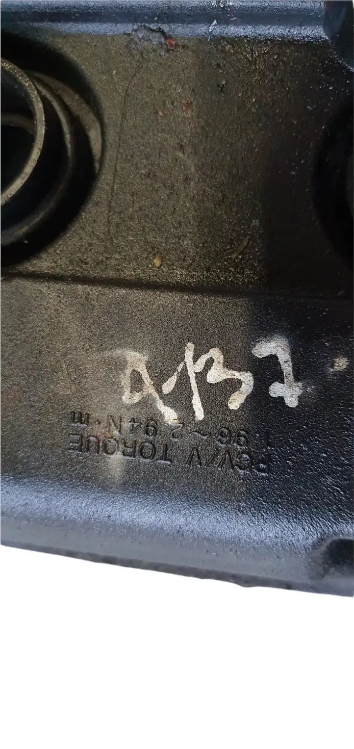 Toyota Corolla Verso E121 (2001 - 2004) Крышка головки блока цилиндров — фото 4