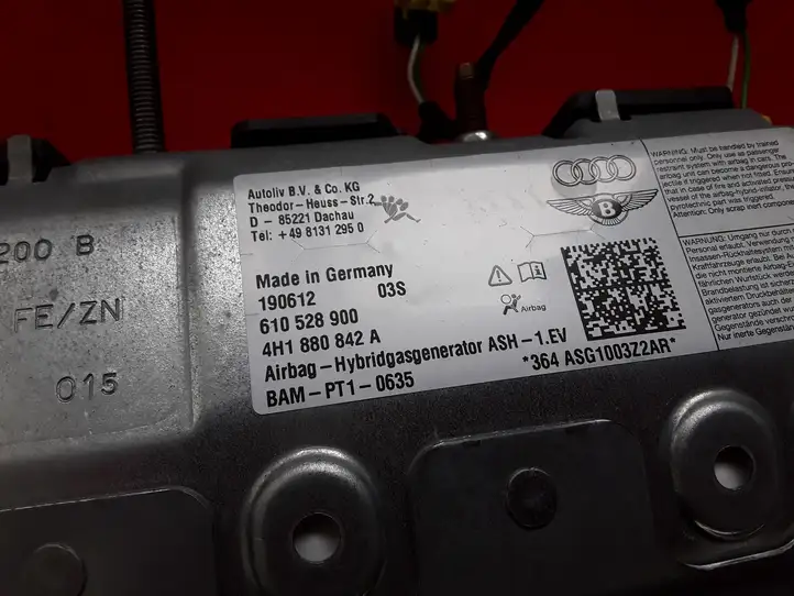 Audi A8 S8 D4 4H (2010 - 2014) 4H1880842A Коленная подушка безопасности — фото 2