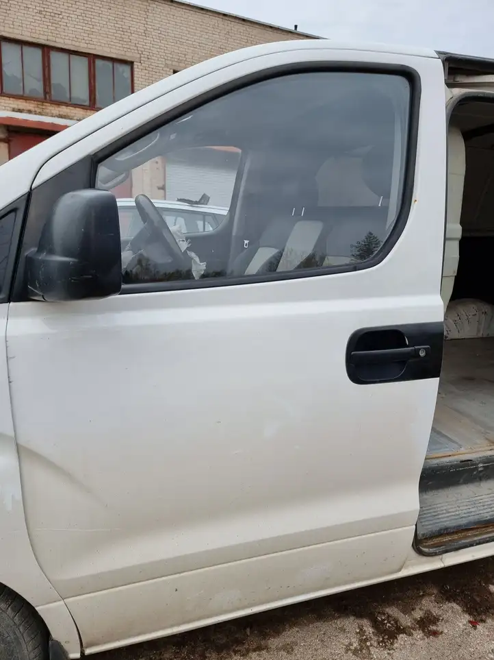 Hyundai H-1, Starex, Satellite (2007 - 2013) Дверь — фото 1