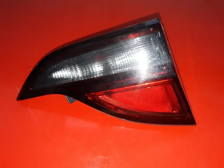 Opel Zafira C (2014 - 2016) 13288832 Задний фонарь в крышке багажника — фото 1