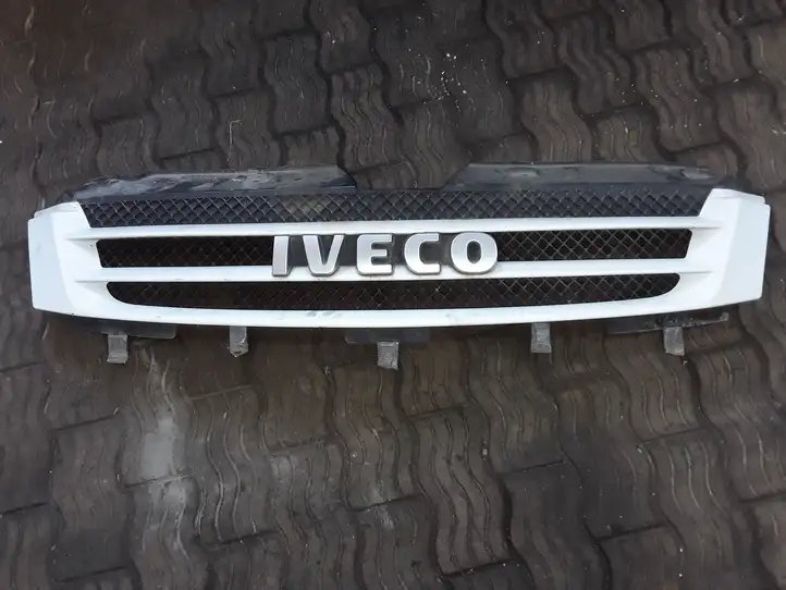 Iveco Daily Daily 35 - 40.10 (2001 - 2016) 3802801 Передняя решетка — фото 1