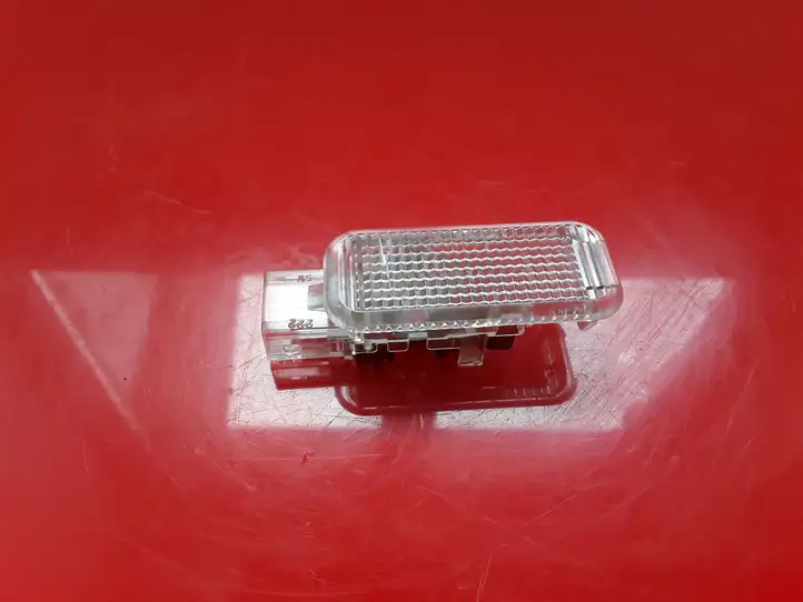 Audi A8 S8 D4 4H (2010 - 2014) 4B0947415 Лампа подсветки бардачка — фото 1