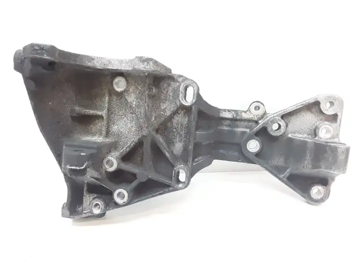 Volvo S80 (2009 - 2013) 31316673 Кронштейн генератора — фото 2