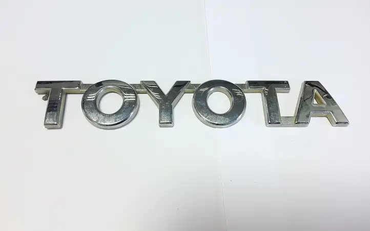 Toyota Hilux (AN10, AN20, AN30) (2011 - 2015) 754690K010 Эмблемы и надписи — фото 1