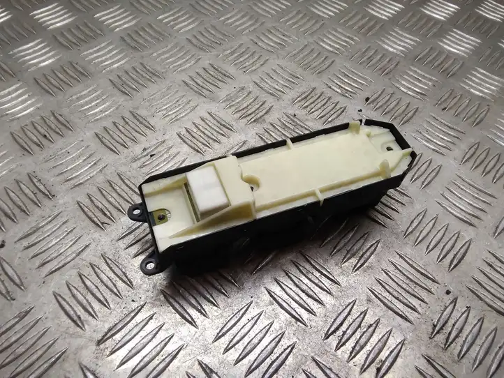 Toyota Prius (XW30) (2009 - 2015) 8404033080 Блок кнопок стеклоподъемников — фото 2