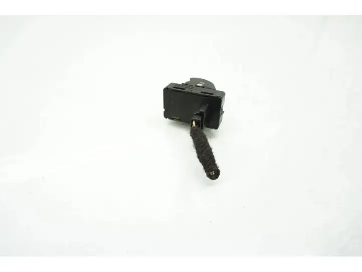 BMW 5 E60 E61 (2004 - 2010) 9113773 Кнопка стеклоподъемников — фото 2