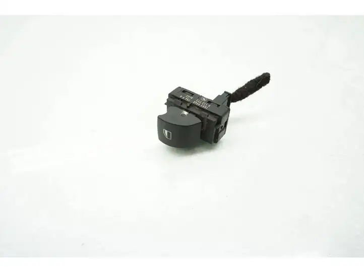 BMW 5 E60 E61 (2004 - 2010) 9113773 Кнопка стеклоподъемников — фото 3