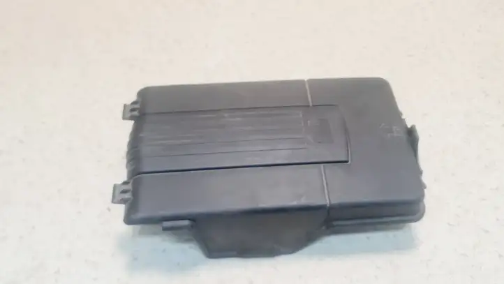 Audi A3/S3 8P (2004 - 2008) 1K0915443C Крышка ящика аккумулятора — фото 3