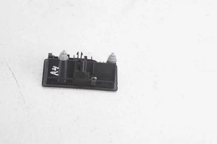 Audi A4 S4 B8 8K (2011 - 2015) 5N0827566 Кнопка закрытия крышки багажника — фото 4