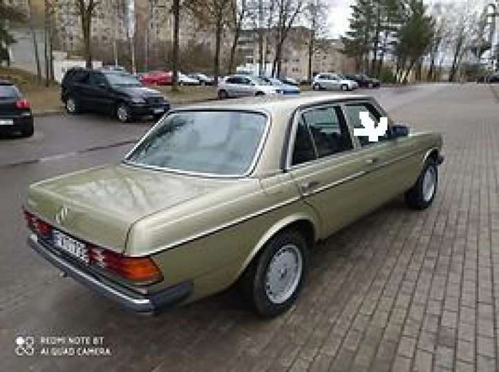 Mercedes-Benz W123 Pagrindinis priekinių durų stiklas (keturdurio)