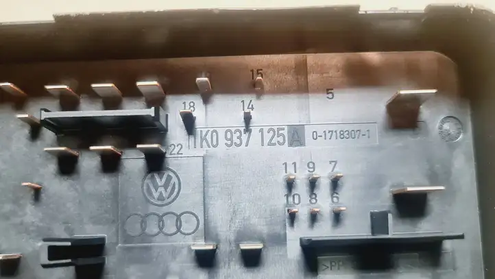 Audi A3/S3 8P (2004 - 2008) 1K0937125A Блок предохранителей — фото 4