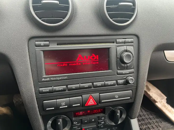 Audi A3/S3 8P (2004 - 2008) 8P0035192N Магнитола / мультимедийная система — фото 2