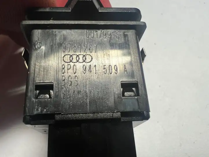 Audi A3/S3 8P (2004 - 2008) 8P0941509A Включатель аварийных фонарей — фото 3