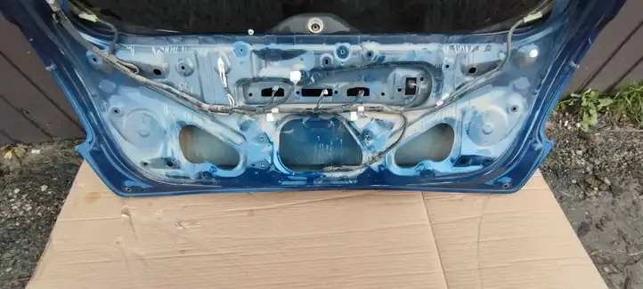 Toyota Prius (XW30) (2009 - 2015) Крышка багажника — фото 4