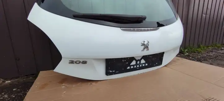 Peugeot 208 (2015 - 2019) Крышка багажника — фото 7