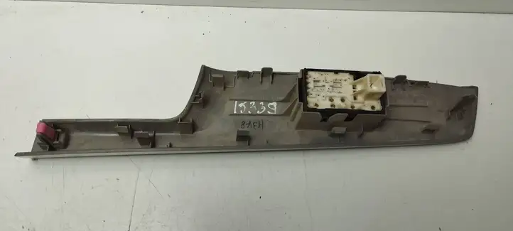 Toyota Prius (XW30) (2009 - 2015) 7427147070 Блок кнопок стеклоподъемников — фото 3
