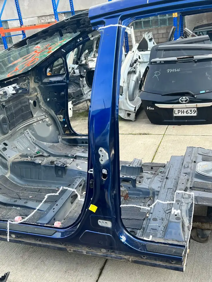 Toyota Prius (XW30) (2009 - 2015) Боковина кузова — фото 1