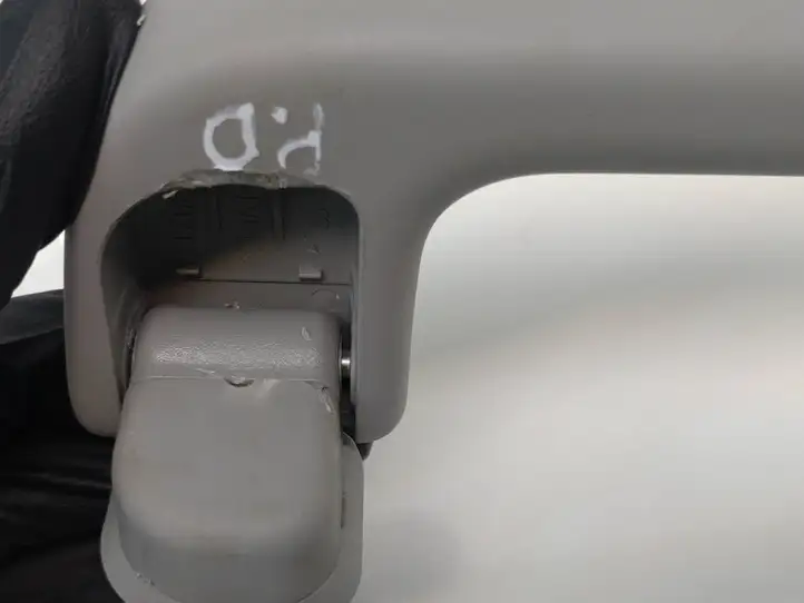 Toyota Auris E180 (2012 - 2018) 7461002170 Потолочная ручка передняя — фото 4