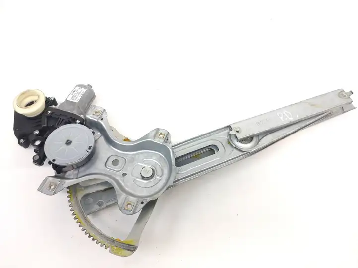 Toyota Auris E180 (2012 - 2018) 8571002420B Механический стеклоподъемник передней двери — фото 1