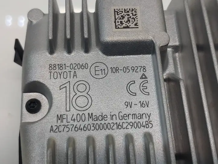 Toyota Auris E180 (2012 - 2018) 8818102060 Камера в лобовом стекле — фото 9