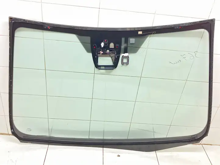 Toyota Auris E180 (2012 - 2018) 43R010335 Переднее стекло — фото 4