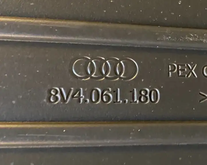 Audi A3/S3 8V (2012 - 2016) 8V4061180 Резиновый коврик багажника — фото 5
