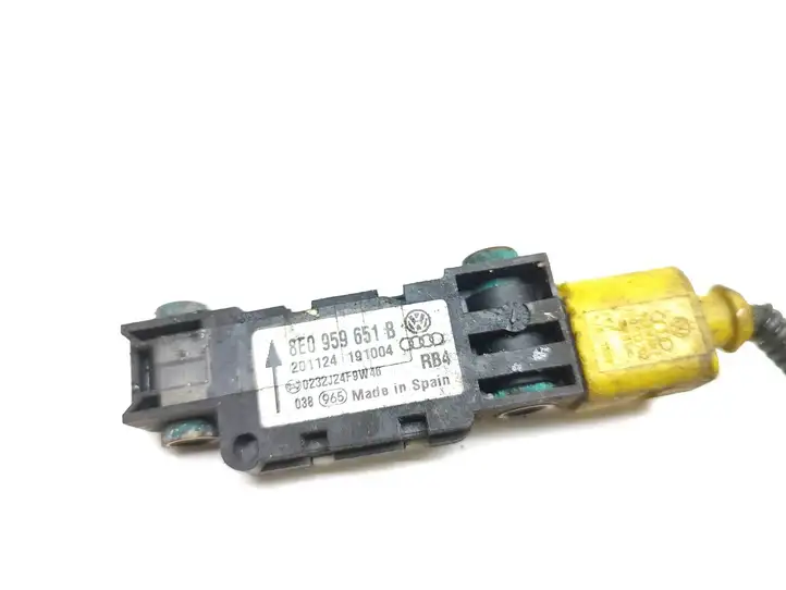 Audi A4 S4 B7 8E 8H (2004 - 2009)  8E0959651B Датчик удара SRS