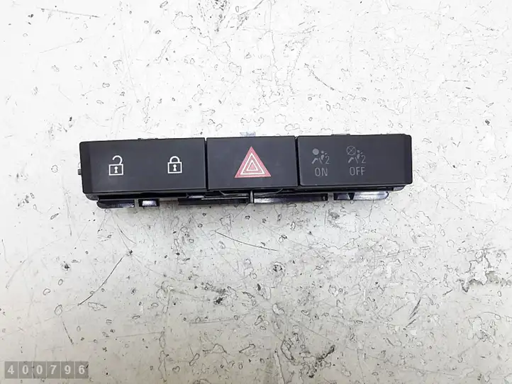 Opel Astra J (2009 - 2012) 13311979 Включатель аварийных фонарей — фото 1