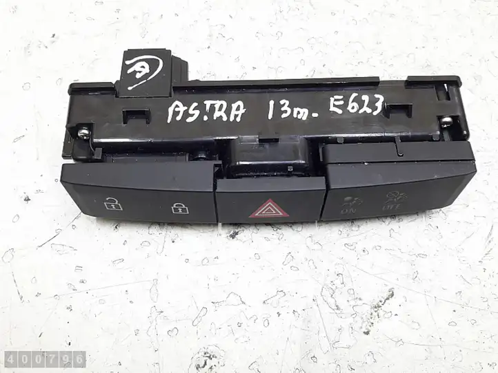 Opel Astra J (2009 - 2012) 13311979 Включатель аварийных фонарей — фото 7