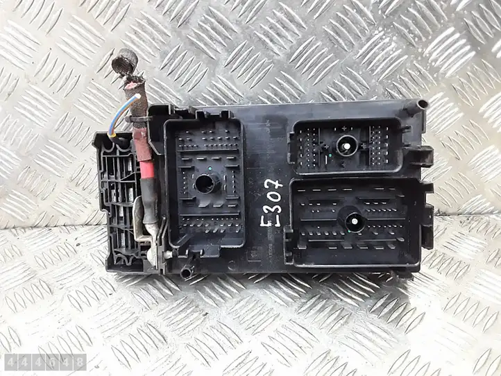 Opel Zafira B (2008 - 2014) 13368644 Блок предохранителей — фото 17