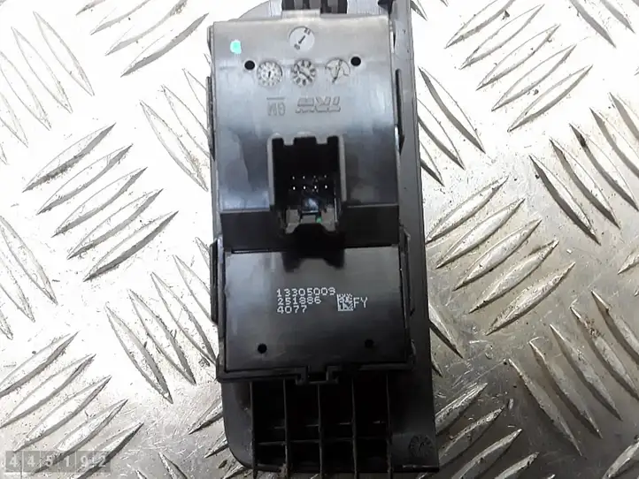 Opel Zafira B (2008 - 2014) 13305009 Блок кнопок стеклоподъемников — фото 9