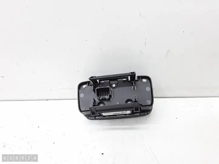Ford Fiesta (2013 - 2017) 10099371 Включатель фонарей — фото 3