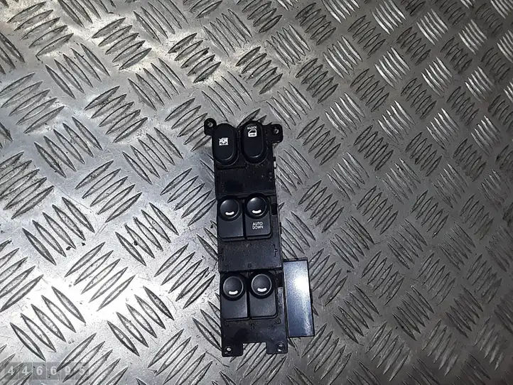 Hyundai i30 (2007 - 2012) 935702L910 Кнопка стеклоподъемников — фото 1