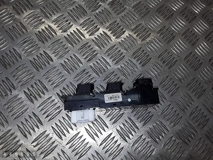 Hyundai i30 (2007 - 2012) 935702L910 Кнопка стеклоподъемников — фото 2