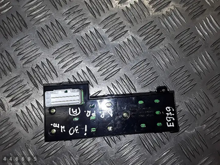 Hyundai i30 (2007 - 2012) 935702L910 Кнопка стеклоподъемников — фото 4