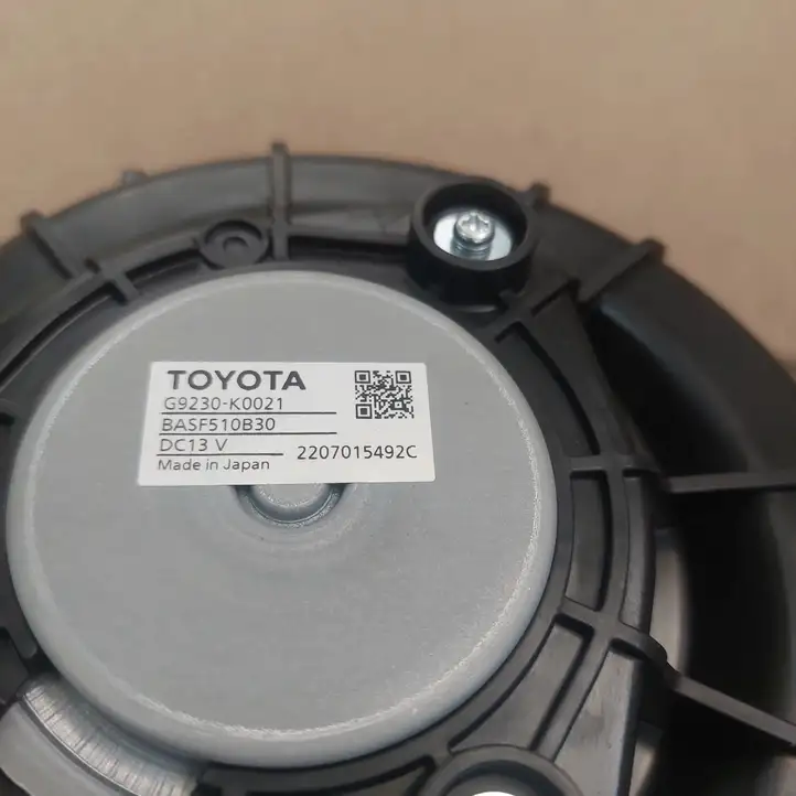 Toyota Yaris XP210 (2020 - ) G9230K0021 электрический вентилятор батареи автомобиля — фото 5