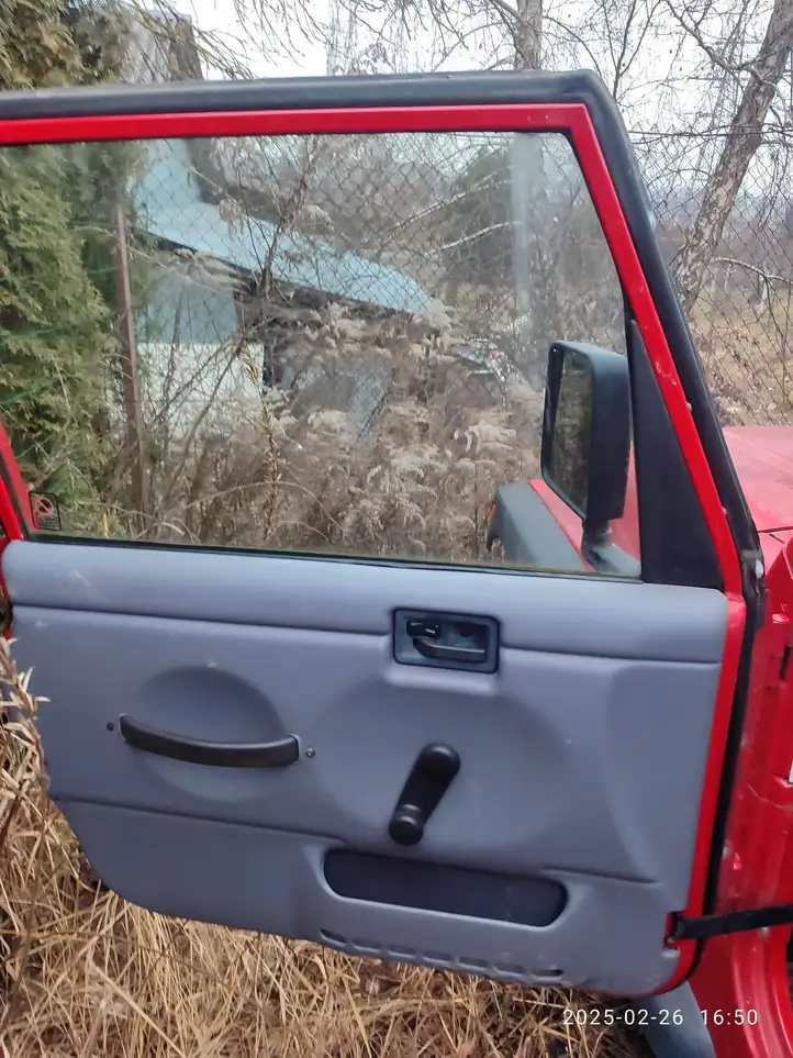 Jeep Wrangler (1996 - 2006) Дверь — фото 2