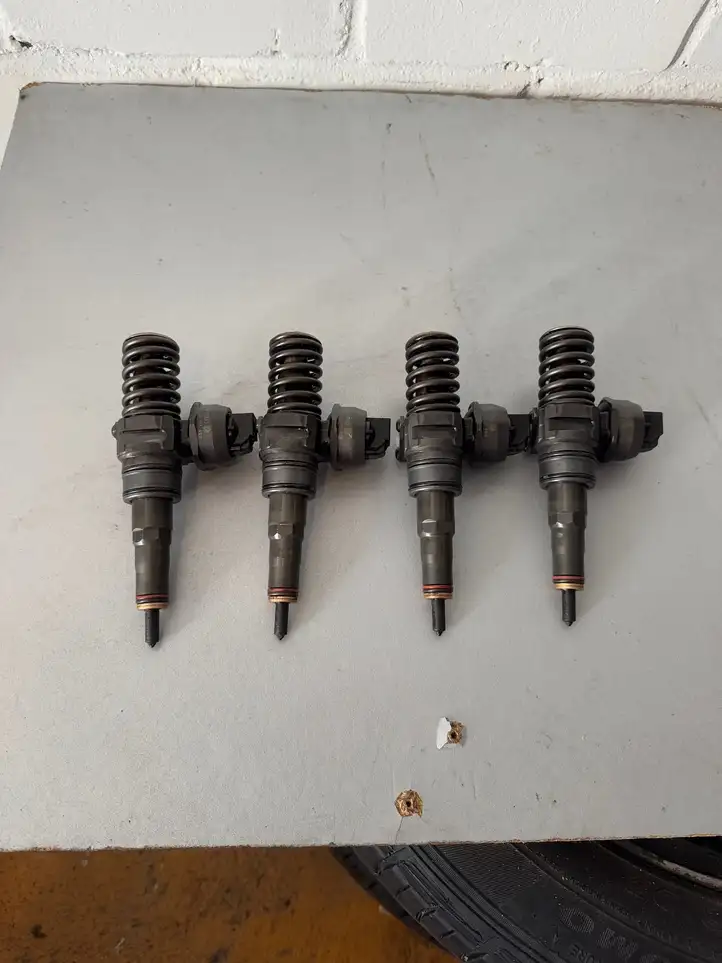 Volkswagen PASSAT B6 (2005 - 2010) 038130073BQ Комплект жиклеров ГБО — фото 1