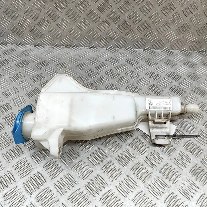 Volkswagen Golf VII (2013 - 2019) 5Q0955449AF Горловина бачка омывателя — фото 1