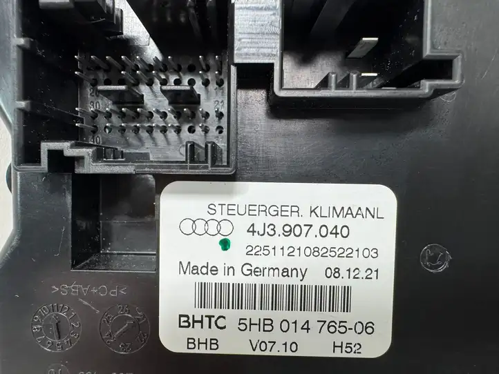 Audi E-tron GT (2020 - ) 4J3907040 Блок управления кондиционером — фото 6