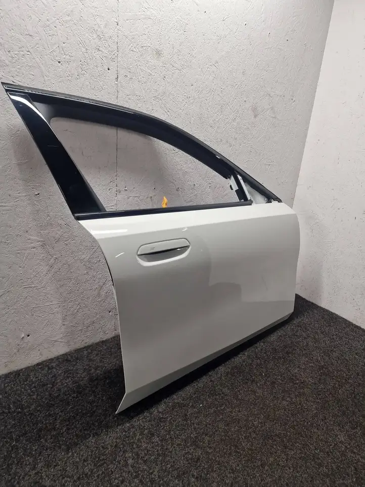 BMW i5 G60 (2023 - ) Дверь — фото 5