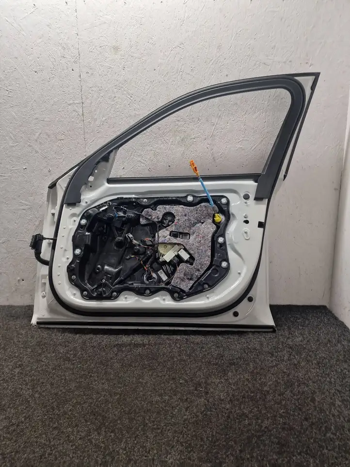 BMW i5 G60 (2023 - ) Дверь — фото 10