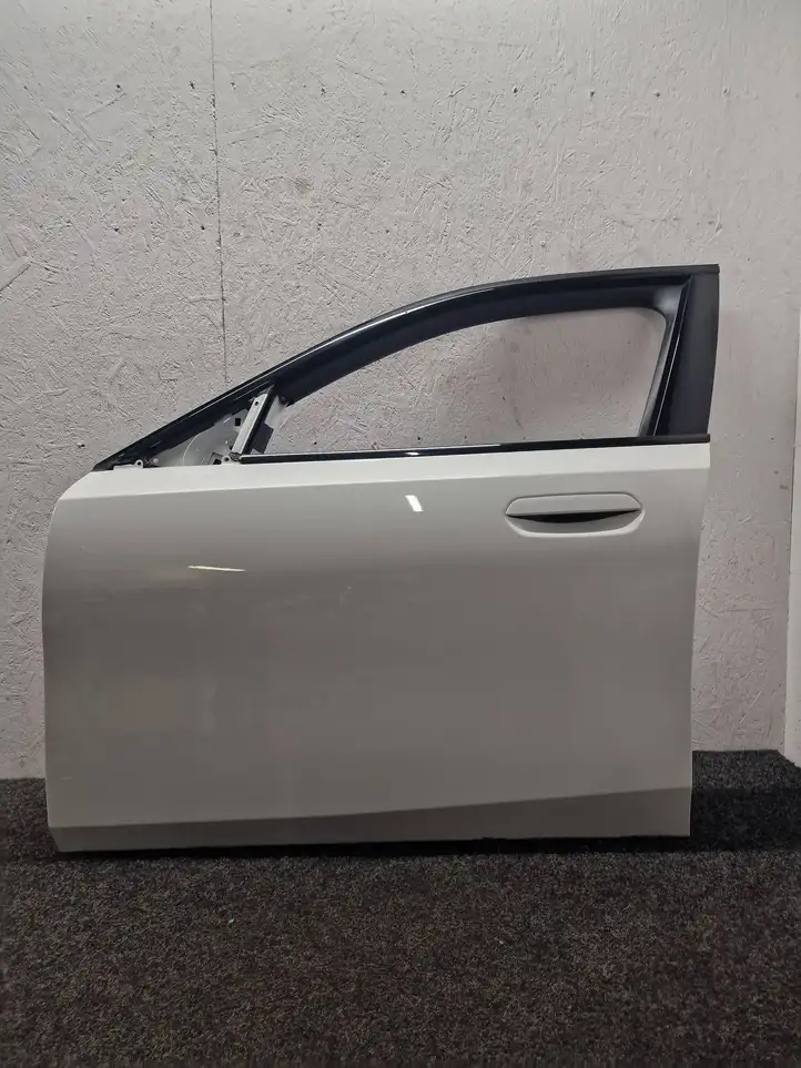 BMW i5 G60 (2023 - ) Дверь — фото 1