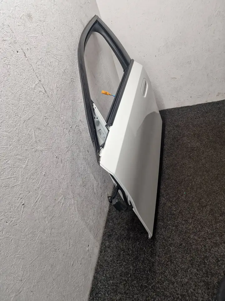 BMW i5 G60 (2023 - ) Дверь — фото 2