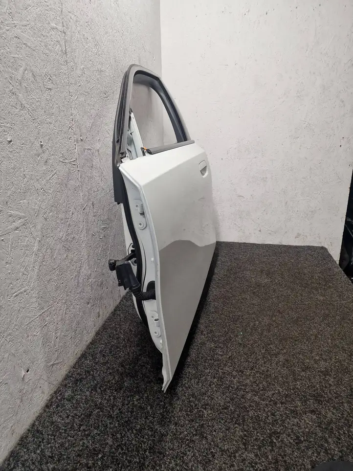 BMW i5 G60 (2023 - ) Дверь — фото 4